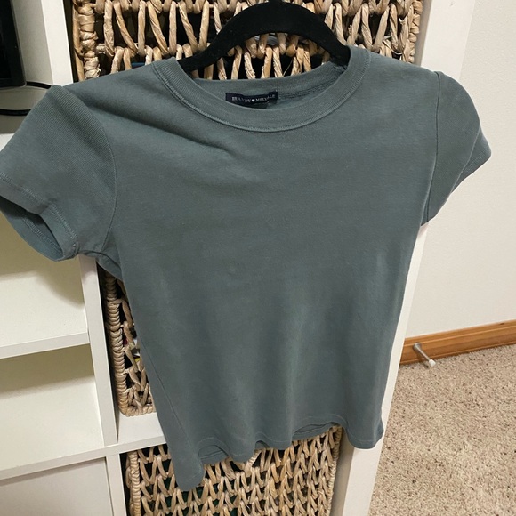 Brandy Melville Tops - BRANDY MELVILLE TEE